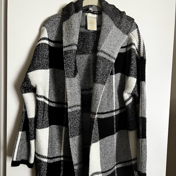 Black and white thick sweater - Picture 1 of 3